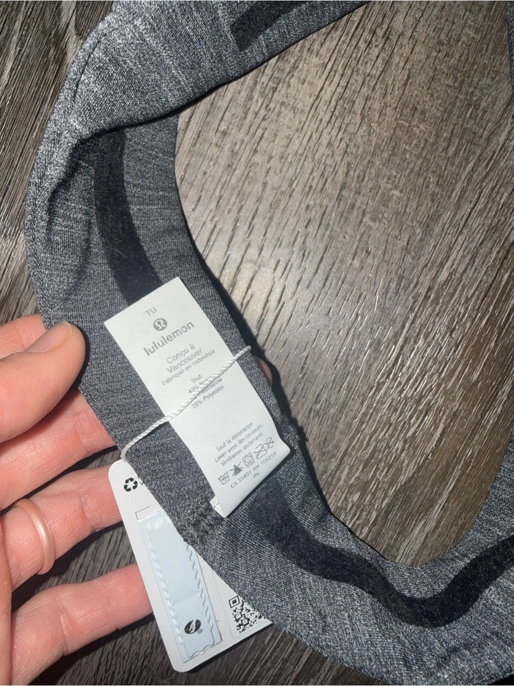New lululemon athletica Fly Away Tamer Headband - Charcoal Gray